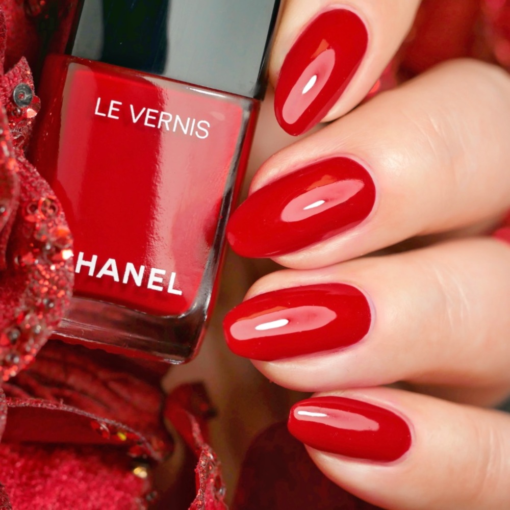 Chanel Le Vernis Longwear Nail Polish *Rouge Intemporel*
